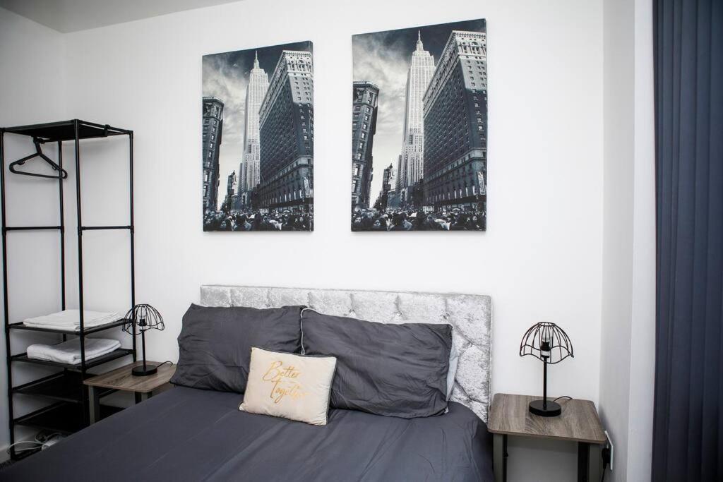 Stylish Two-Bedroom Salford Quays Apartment Manchester Eksteriør billede